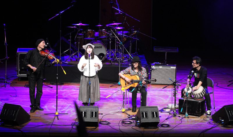 2013 전주세계소리축제 - 마사라(MASARA) & 파투마타 디아와라 (Fatoumata Diawara) 섬네일 파일